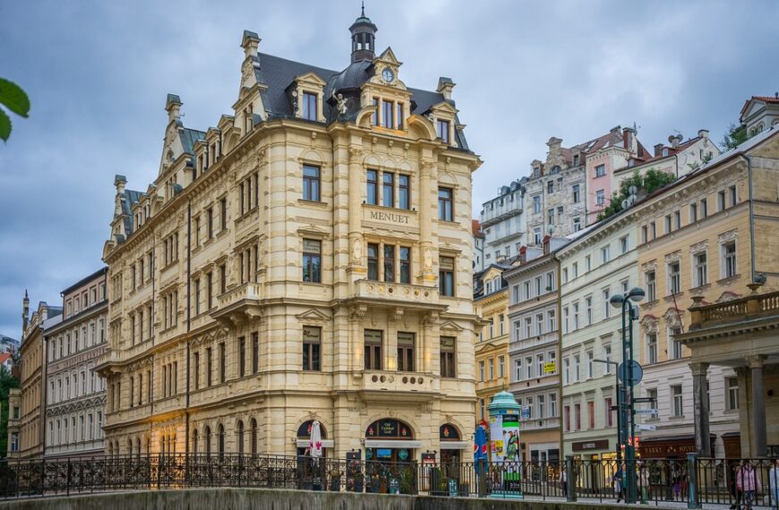 Karlovy Vary – Město lázeňského luxusu a relaxace