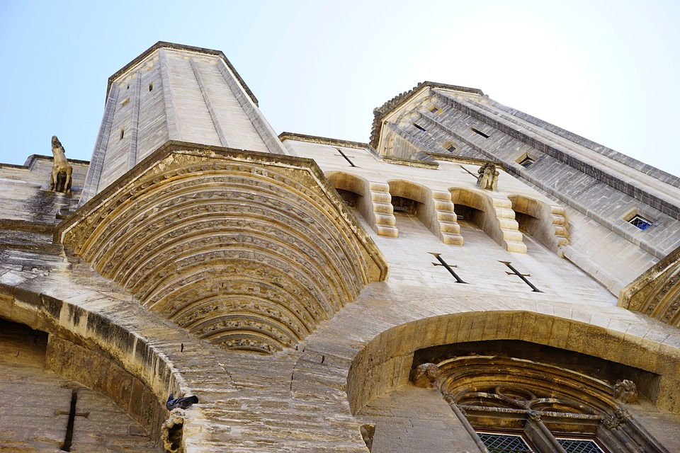 Avignon Kde se stretavaji historie a umeni