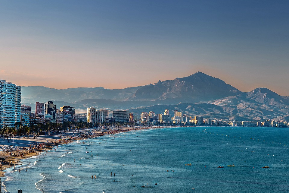 Alicante Prekrasne pobrezni mesto ve Spanelsku