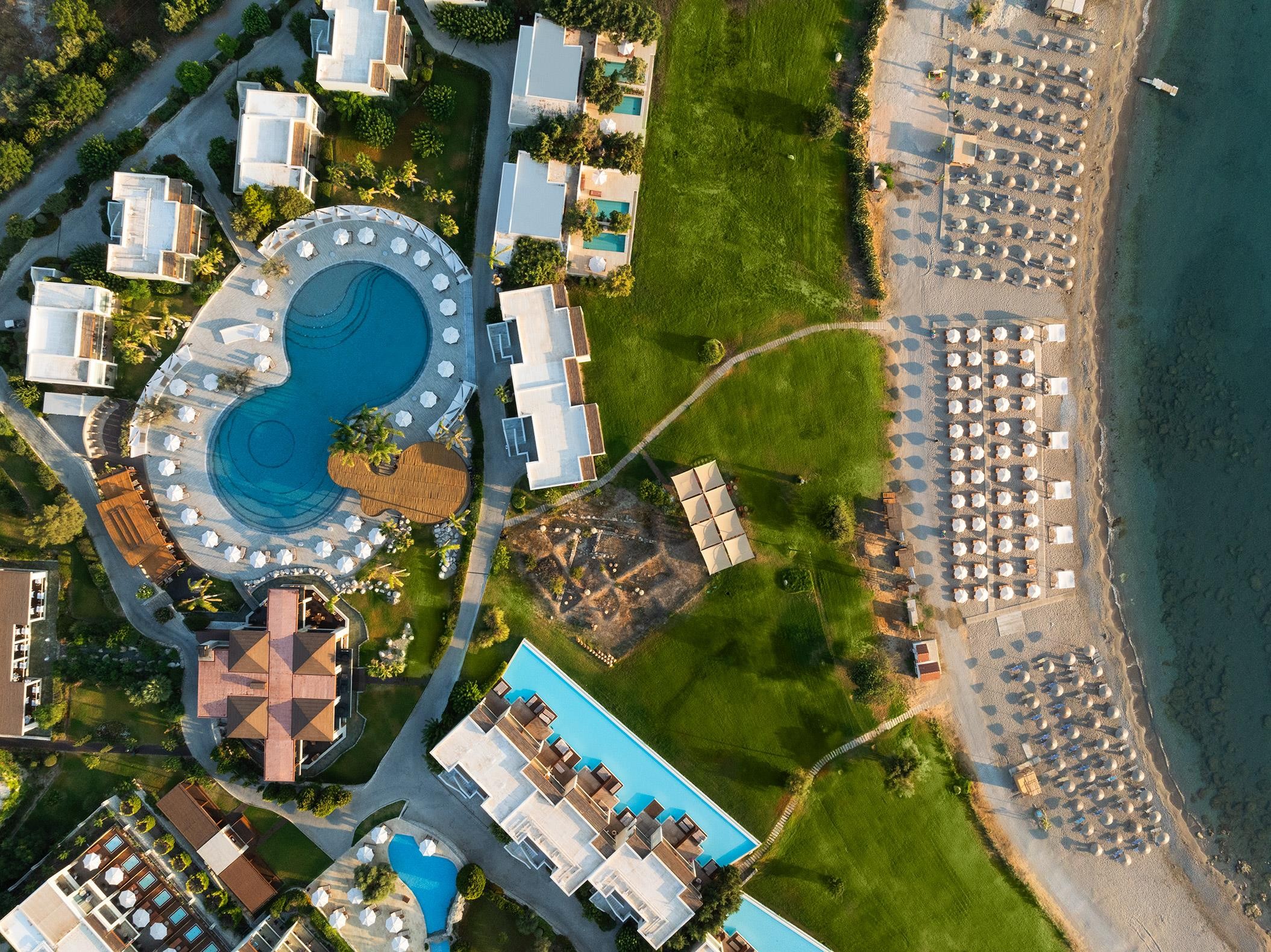 resort z dronu