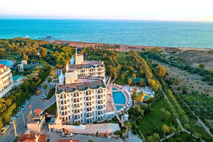 0 hotel 8