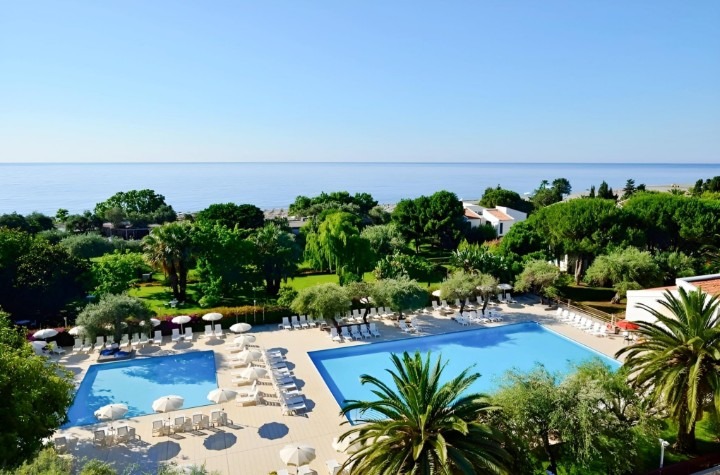 UNAHOTELS NAXOS BEACH