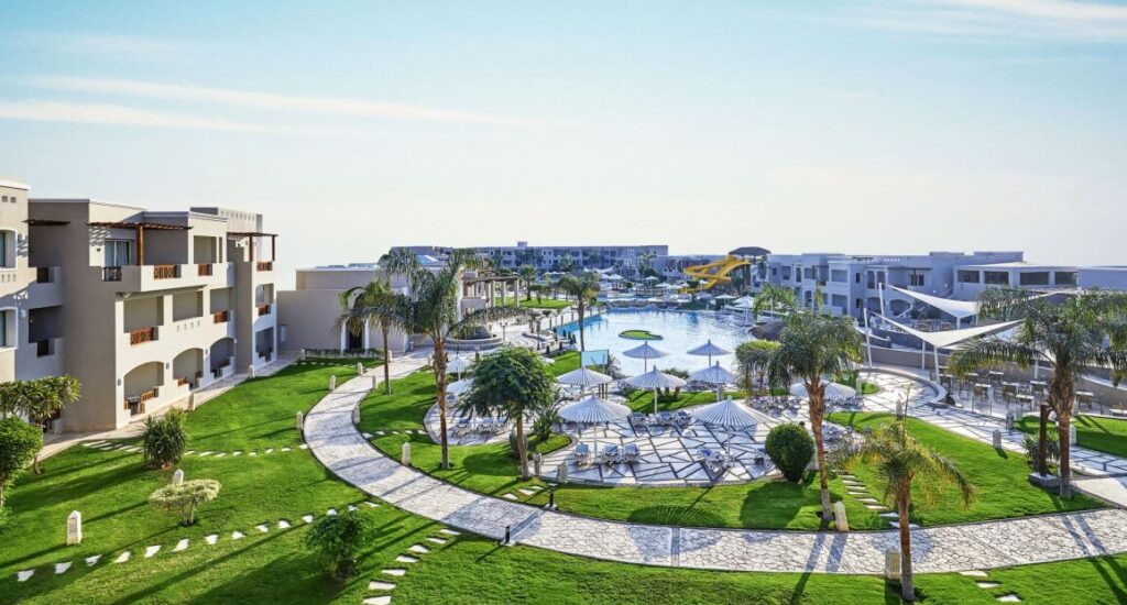 JAZ Casa Del Mar Resort u pláže v Egyptě.