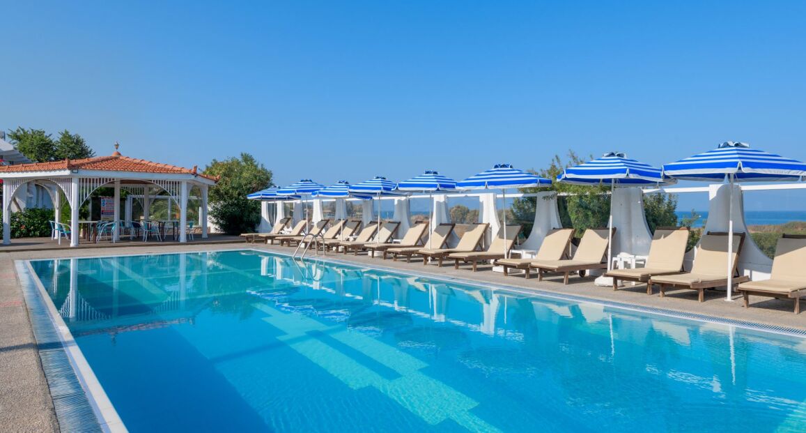 Hotel Nirvana Beach blízko pláže na ostrově Rhodos.