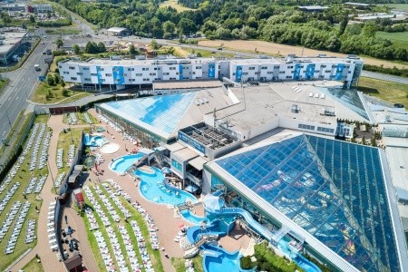Aquapalace hotel s aquaparkem v Praze