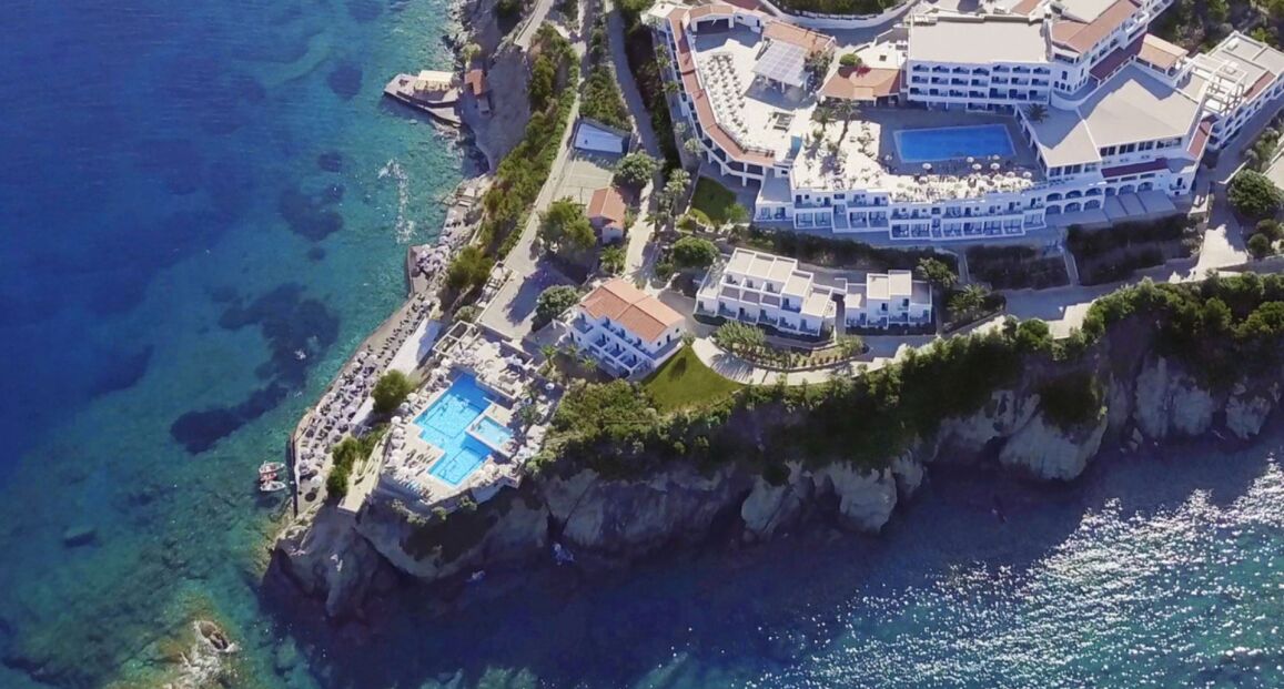 Peninsula Resort & Spa