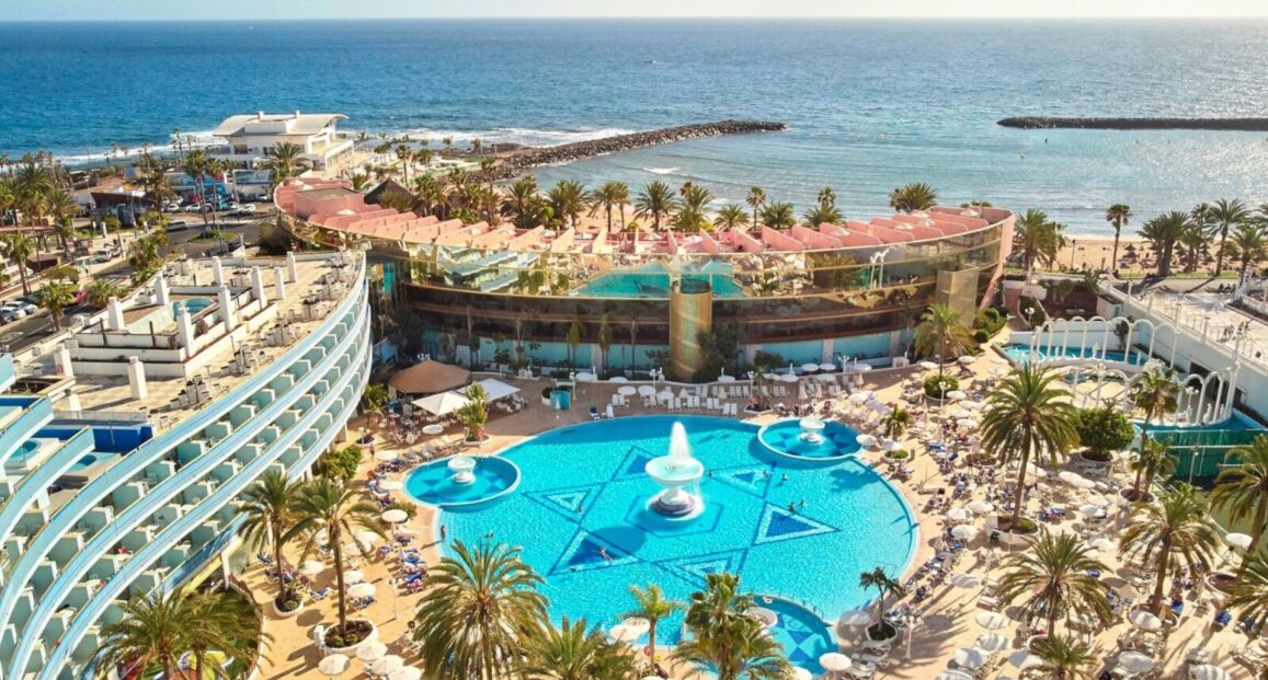 Hotel Mediterranean Palace u pláže v Las Americas
