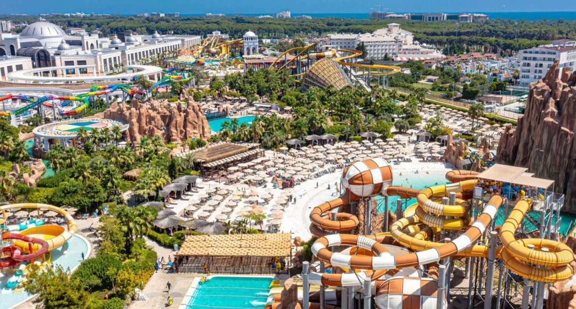 Hotel The Land of Legends v Antalyi s vodním parkem a zábavou pro děti.
