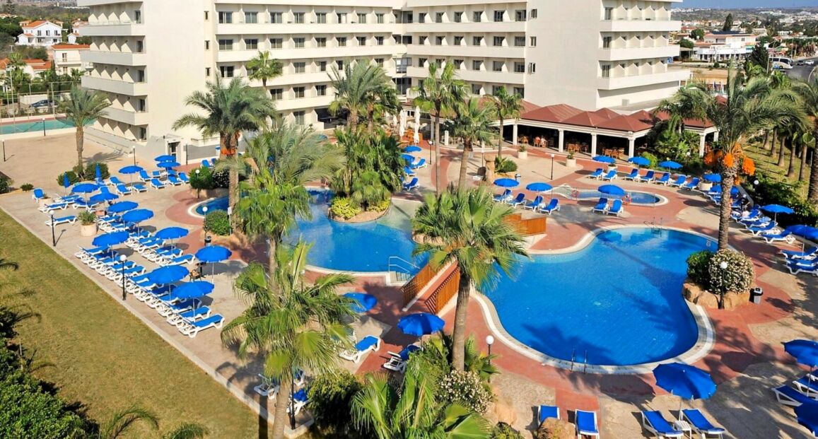 Nissiana Hotel & Bungalows