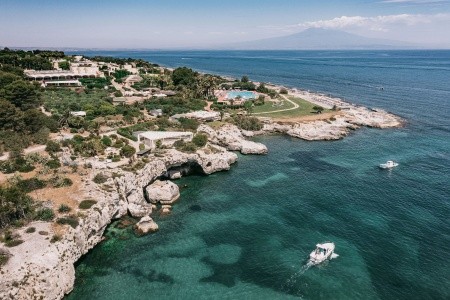 Mangia’s Brucoli Resort