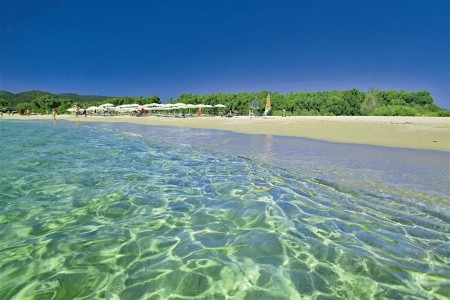 Vilky San Pietro u pláže Costa Rei na Sardinii