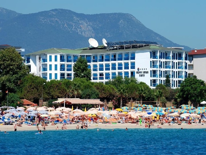 Hotel Grand Zaman Beach v centru Alanye blízko Kleopatřiny pláže.