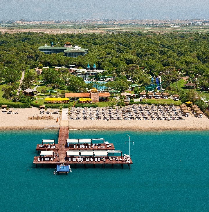 Gloria Verde Resort s bazénem a zahradou v Belek, Turecko.