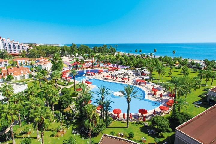 IC Hotels Santai Family Resort s bazény a pláží v Belek