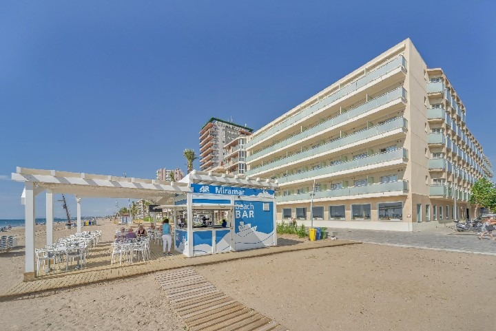 Hotel 4R Miramar Calafell přímo u pláže