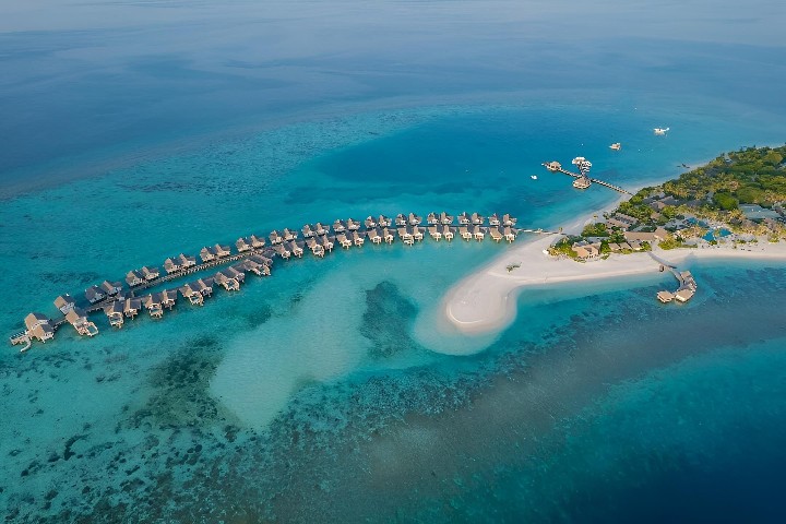 Cora Cora Maldives - luxusní resort na Maledivách s přímým přístupem na pláž.