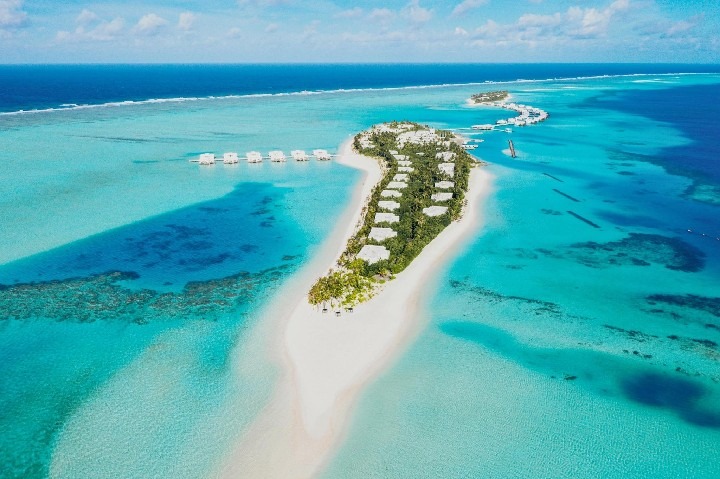 Hotel Riu Atoll na Maledivách s nadvodními bungalovy