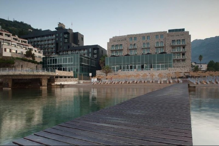 Hotel Avala s výhledem na moře v Budvě