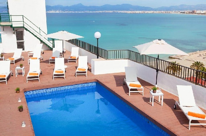 Hotel whala!beach u pláže v letovisku El Arenal