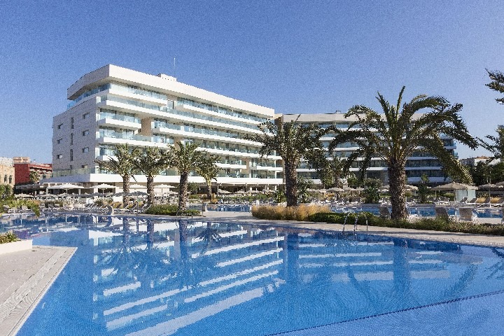 Hotel Hipotels Gran Playa de Palma v živé části letoviska Playa de Palma