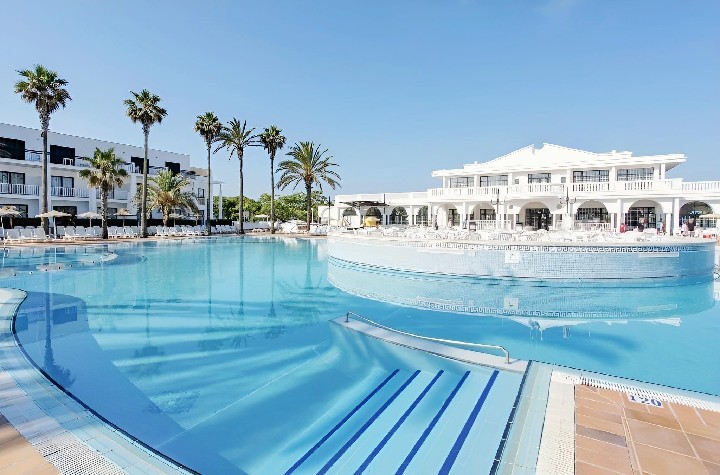 Hotel Grupotel Mar de Menorca s blízkostí k pláži Cala Canutells
