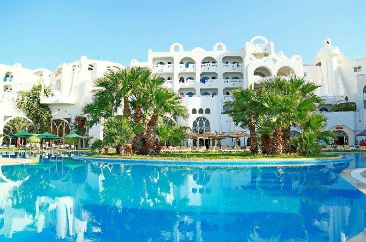 Hotel Lella Baya Thalasso na pobřežní promenádě v Yasmine Hammamet