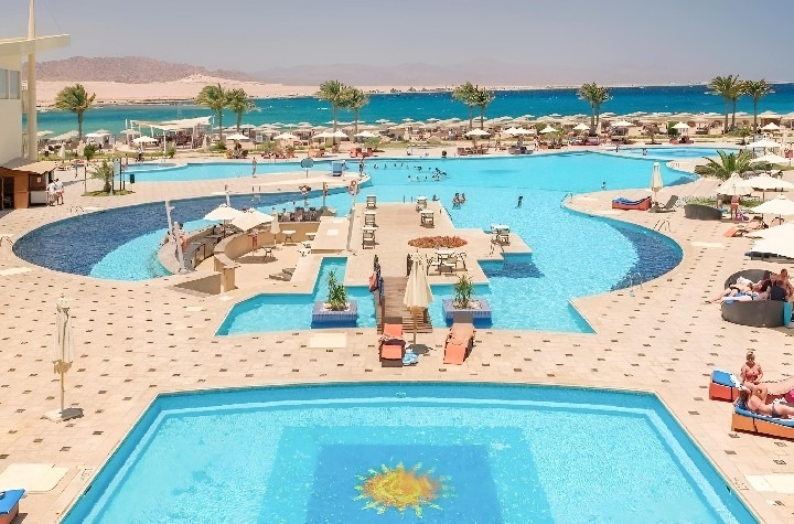 Hotel Barceló Tiran Sharm Resort na soukromé pláži v Sharm El Sheikh.