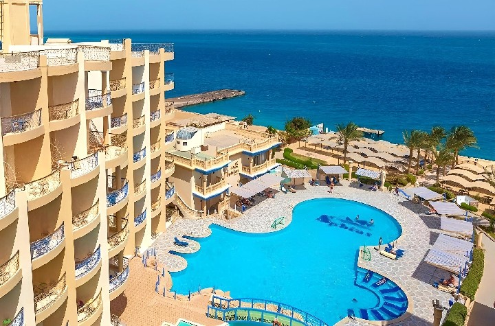 King Tut Resort u pláže v Hurghadě