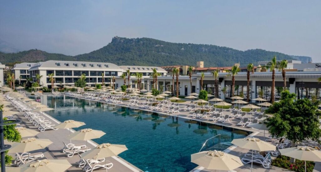 Swandor Hotels & Resorts Kemer s bazénem a pláží