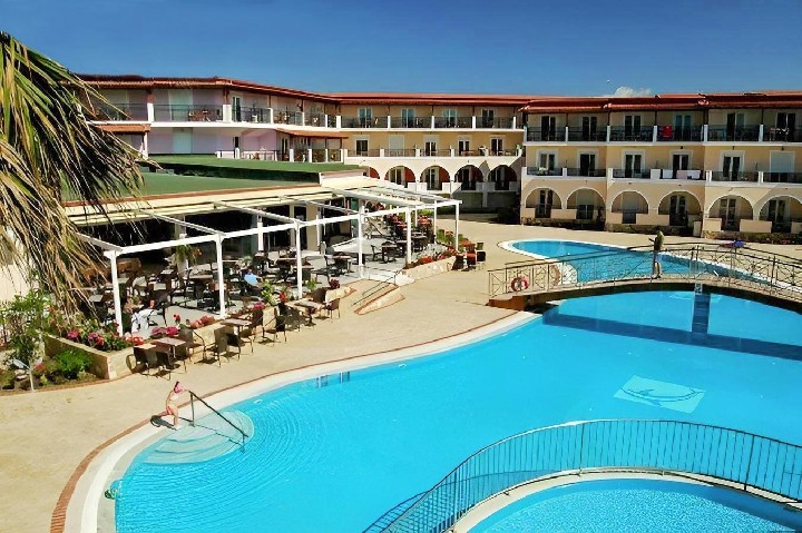 Majestic Hotel & Spa v centru Laganas na ostrově Zakynthos