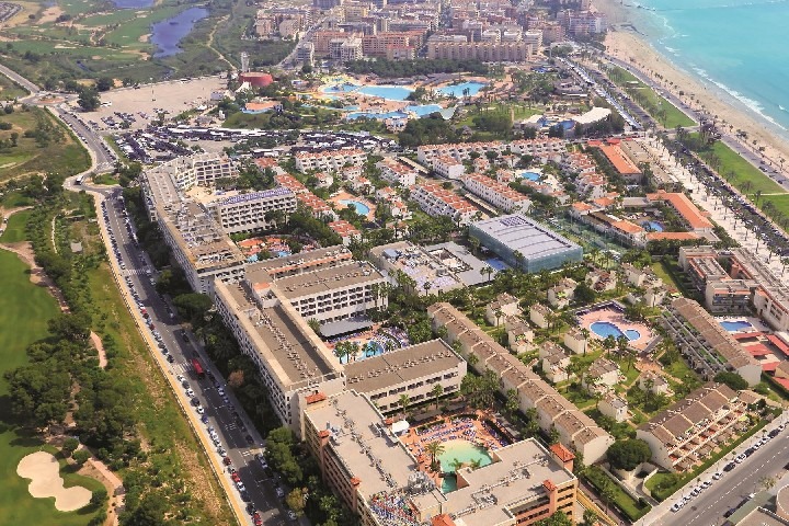 Apartmány Estival Park v La Pineda, blízko pláže