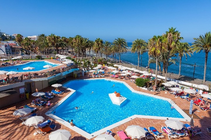 Hotel Sol Tenerife u pláže v letovisku Playa de las Américas.