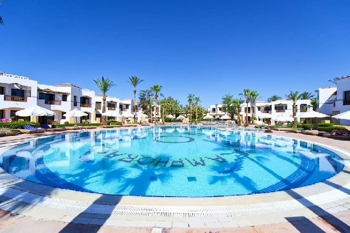 Amphoras Beach Resort u písčité pláže v Sharm El Sheikh