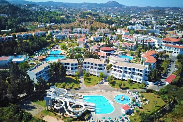 Hotel Cyprotel Faliraki s bazénem a zahradou