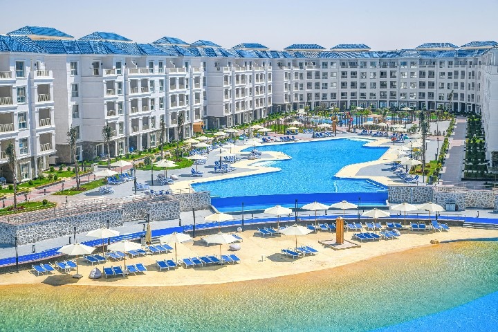 Azur One Eleven Hotel