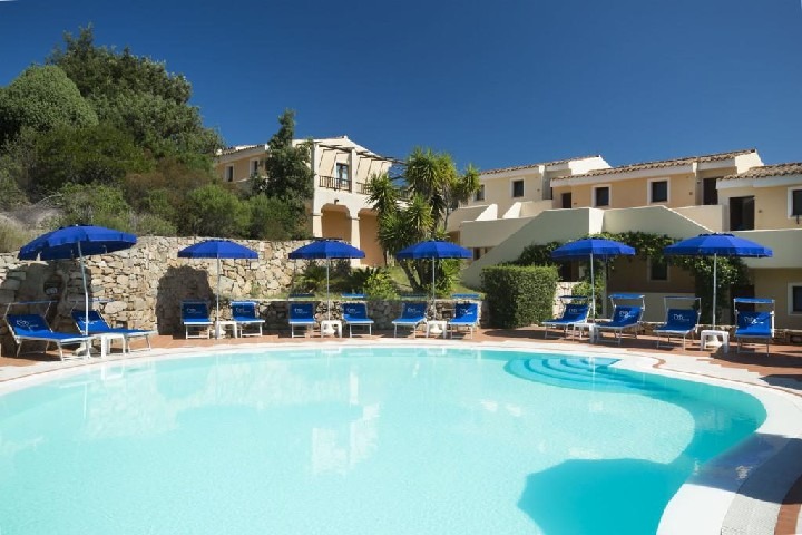 Hotel Stelle Marine v Cannigione s výhledem na záliv Arzachena