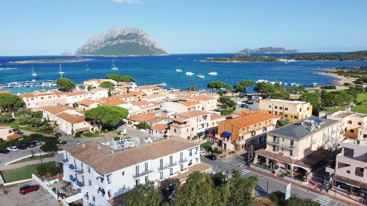 Hotel Il Faro di Molara v centru Porto San Paolo