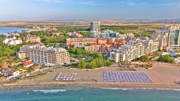Hotel Festa Via Pontica v Pomorie s komfortním ubytováním a wellness službami.