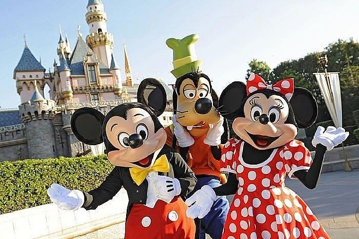 Paříž a Disneyland – letecké víkendy