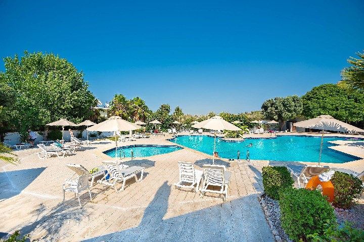 Hotel Happy Days blízko pláže v Řecku