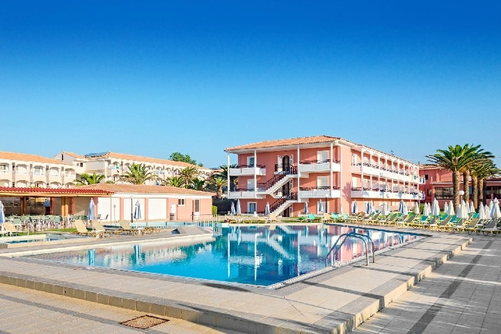 Hotel Astir Beach u pláže v letovisku Laganas na Zakynthosu.