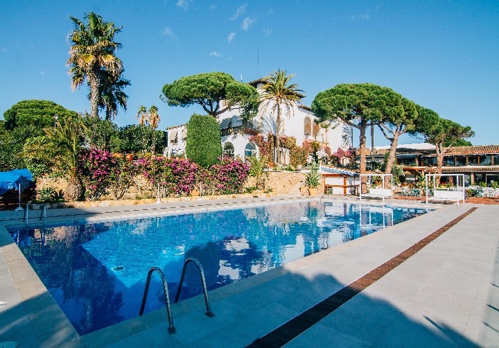 Hotel Roger de Flor by Seleqtta s výhledem na moře v Lloret de Mar.