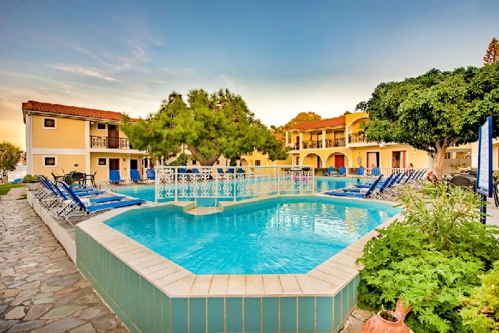 Hotel Iliessa Beach přímo na pláži v letovisku Argassi.