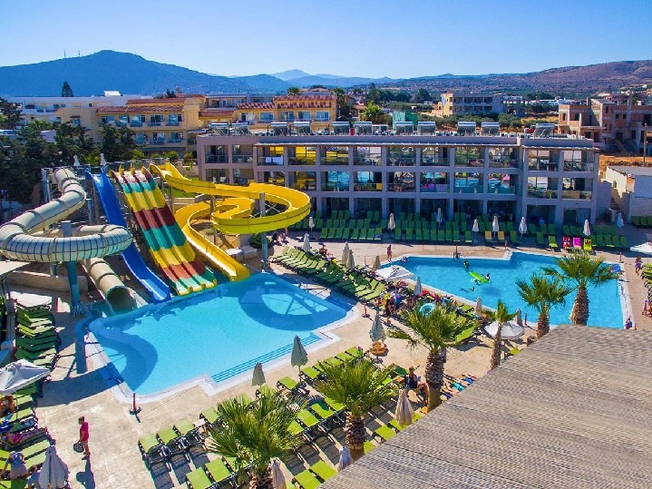 Gouves Water Park Holiday Resort s aquaparkem a bazény