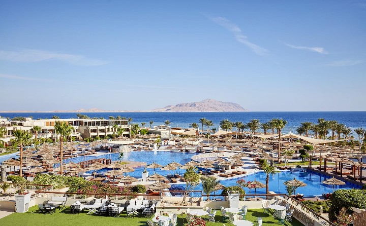 Luxusní hotel Coral Sea Imperial Sensatori Resort u pláže v Egyptě