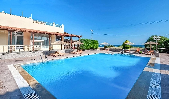 Hotel Evgatis blízko pláže s tradiční řeckou tavernou