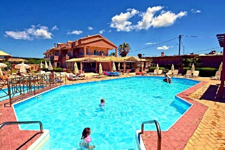 Hotel Blue Sea Beach v letovisku Agios Georgios na ostrově Korfu