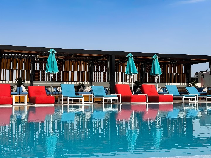 Hotel Millennium Place Mirdif v klidné části Dubaje