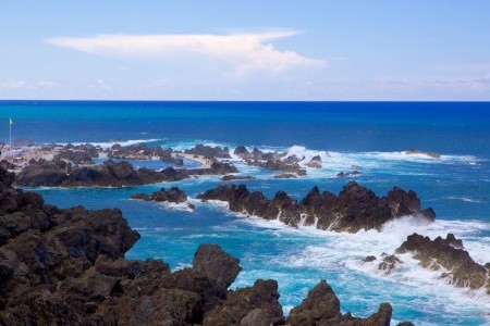 Pohled na Funchal a okolní krajinu Madeiry