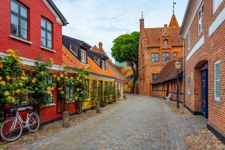 Poznávací zájezd do pohádkového Dánska s návštěvou historických památek a přírodních krás.